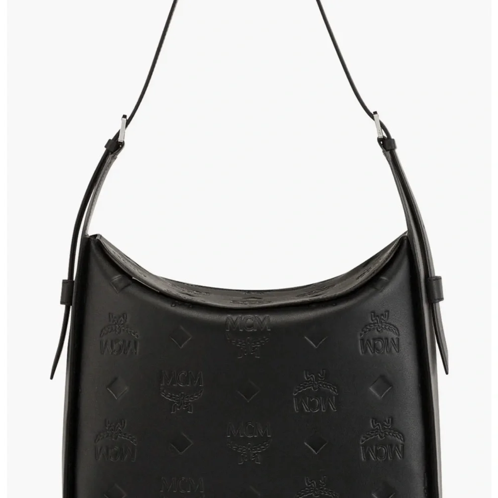 Large Aren Leather MCM Hobo Bag. Stunning !!!